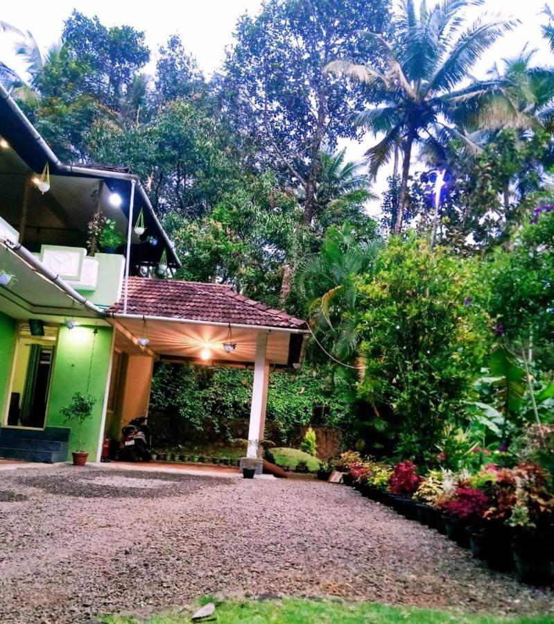 Maliyeckal Homestay Мунар Екстериор снимка