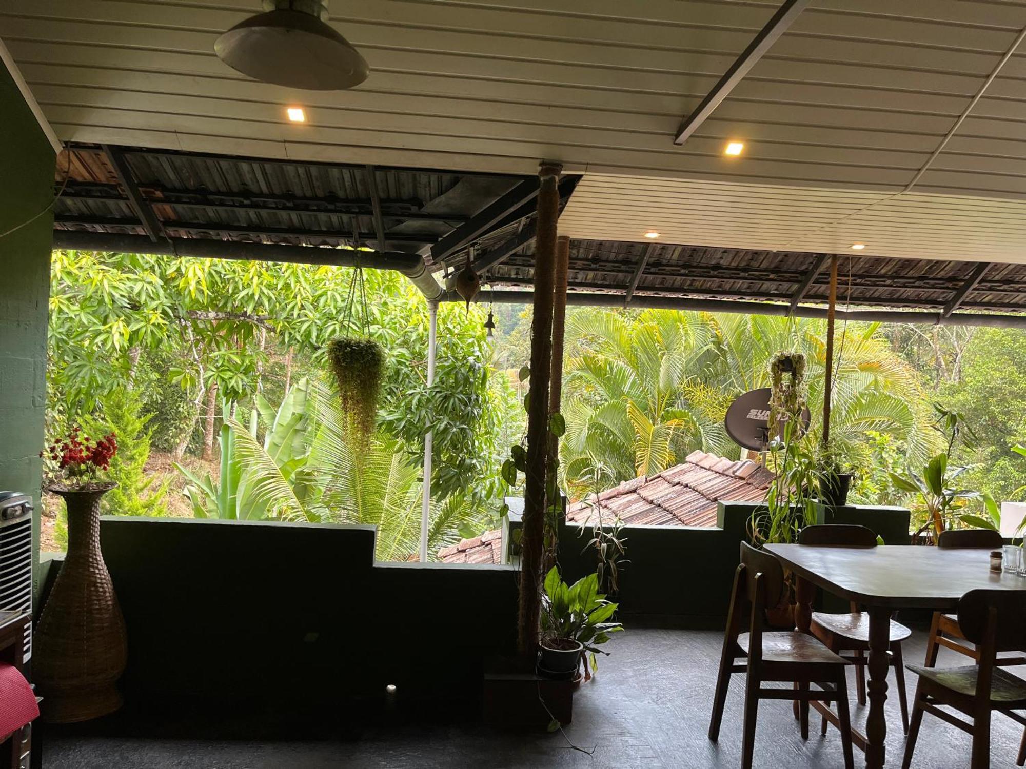 Maliyeckal Homestay Мунар Екстериор снимка